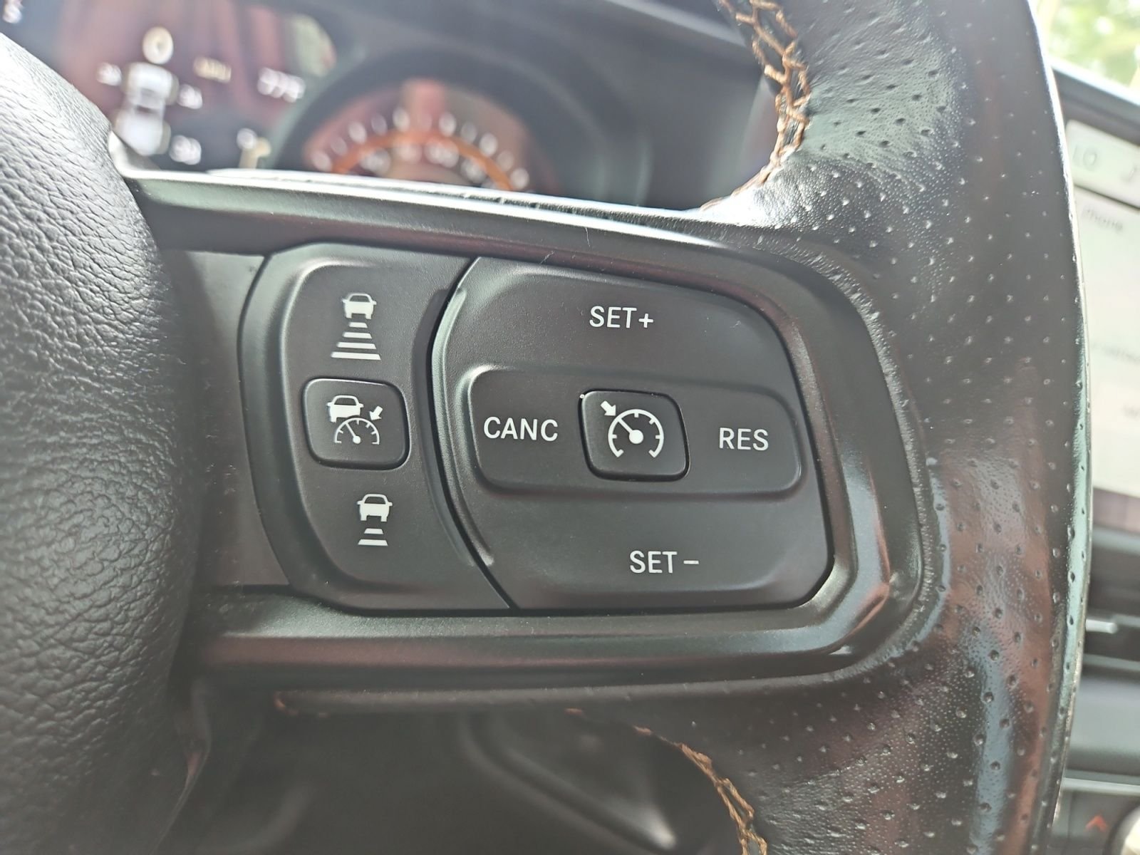 Used 2024 Jeep Gladiator Mojave w/ Convenience Group AWD/4WD image 26