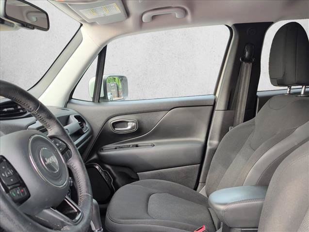Used 2020 Jeep Renegade Altitude AWD/4WD image 15