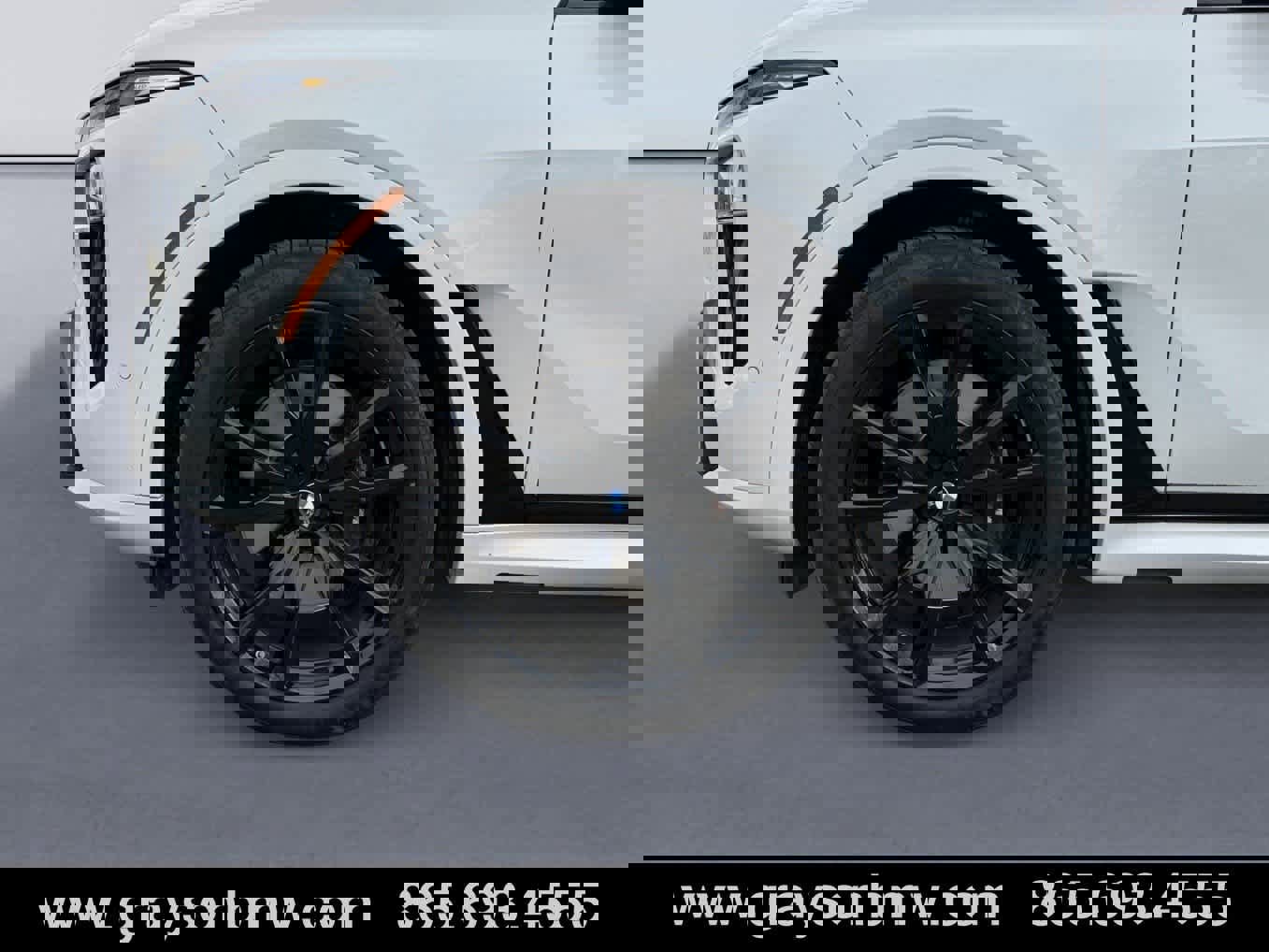 Used 2023 BMW X7 xDrive40i w/ Dynamic Handling Package image 9