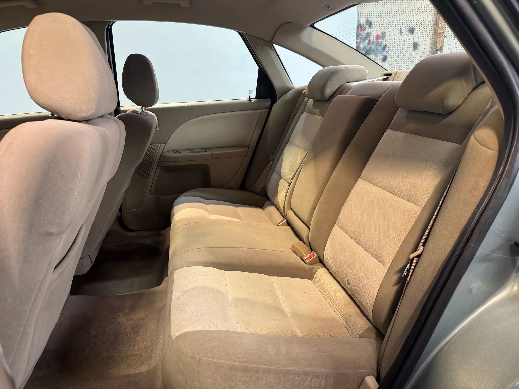 Used 2005 Mercury Montego Luxury image 24