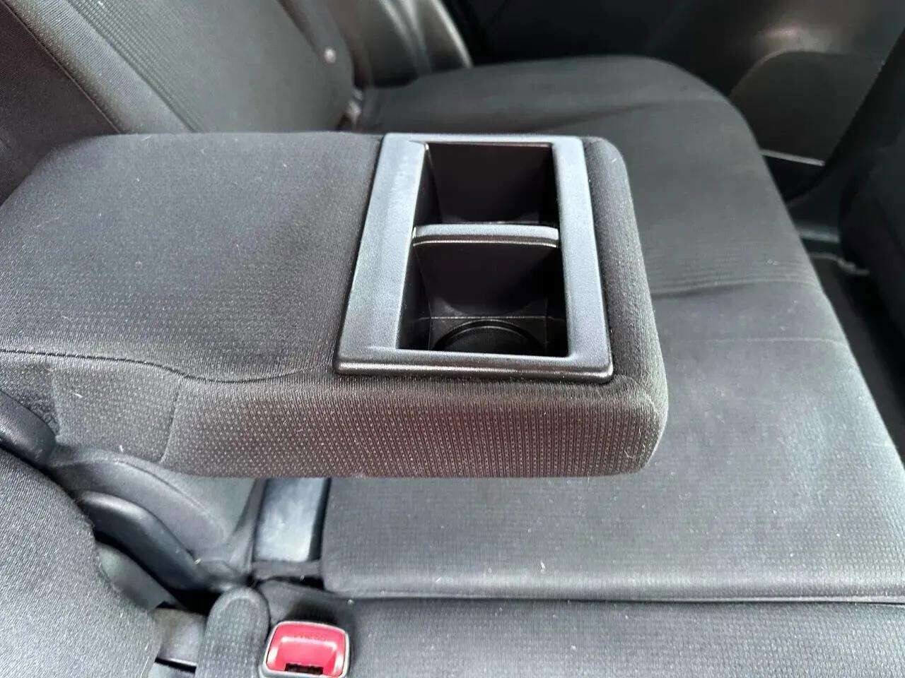 Used 2015 Toyota RAV4 XLE image 28