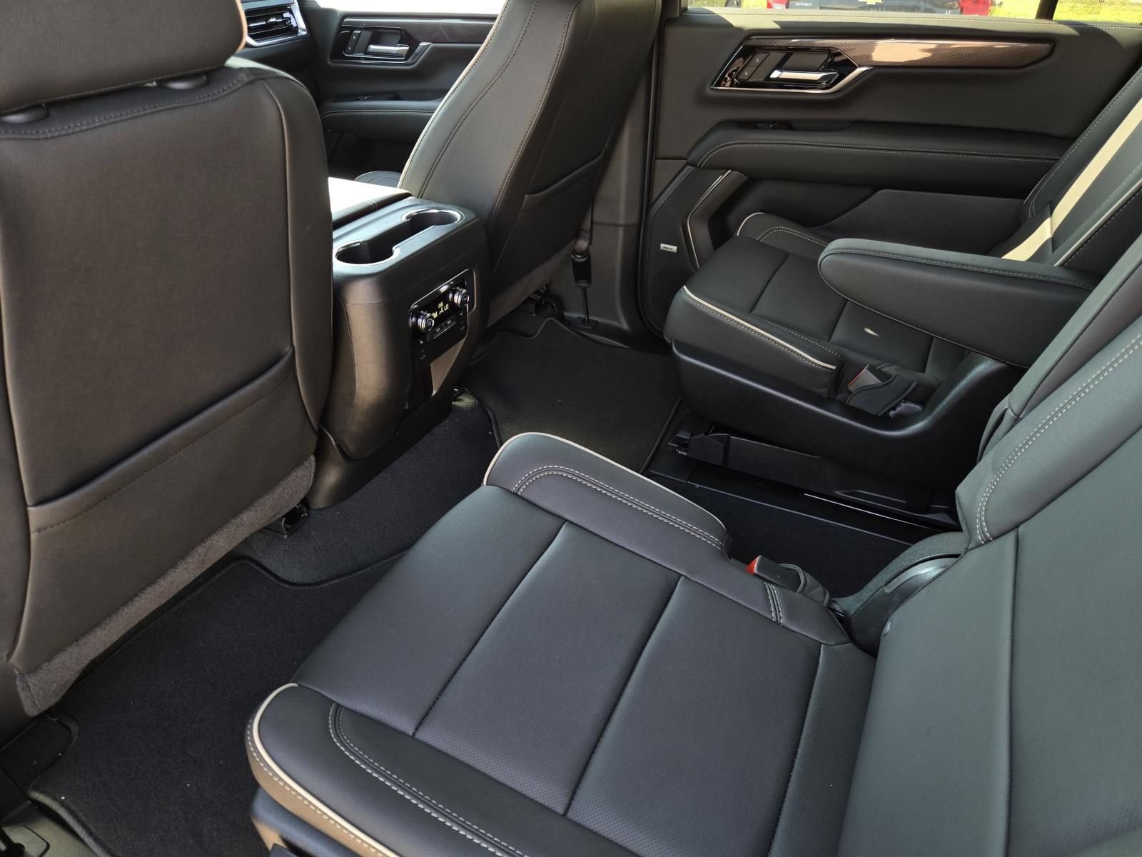 New 2026 GMC Yukon XL Elevation RWD image 6