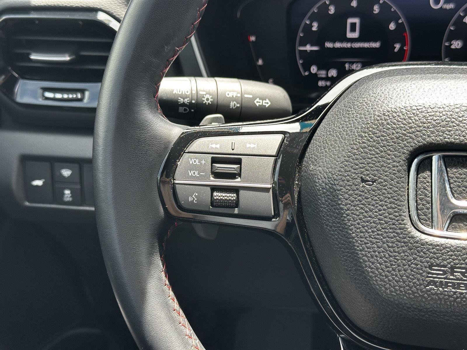 Certified 2025 Honda Pilot Black Edition image 12