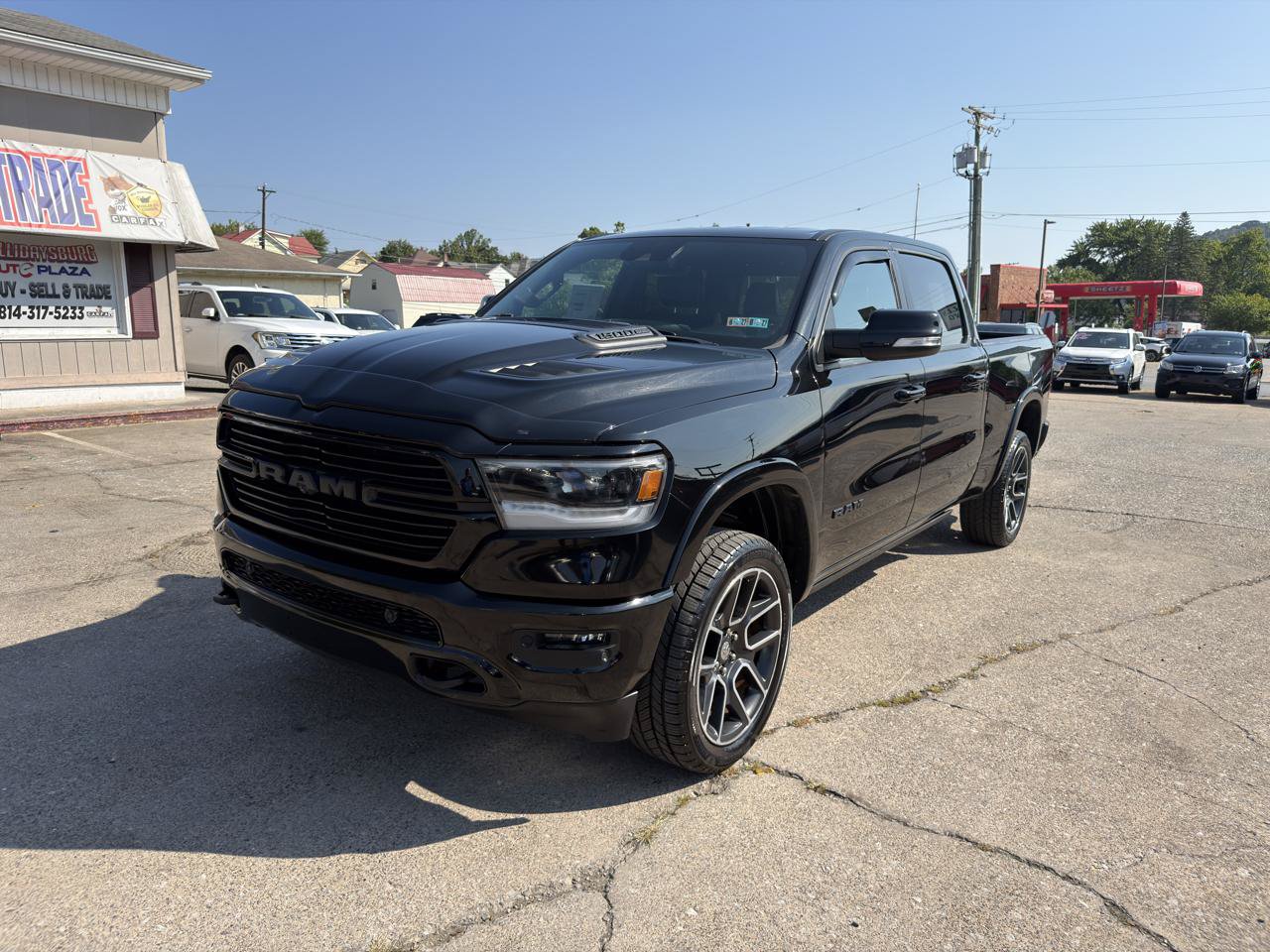 Used 2019 RAM 1500 Laramie AWD/4WD image 3