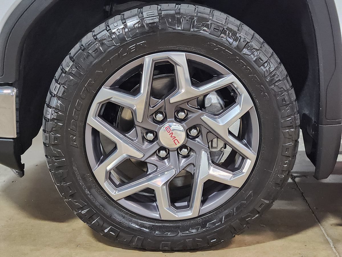 Used 2022 GMC Sierra 1500 SLT AWD/4WD image 29