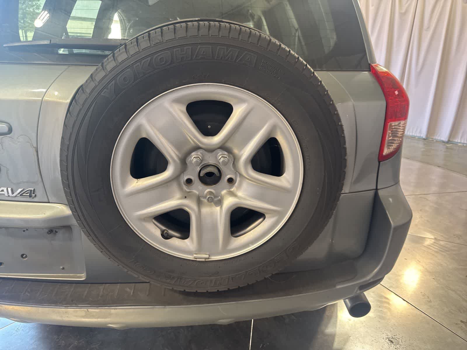 Used 2007 Toyota RAV4 Limited image 13