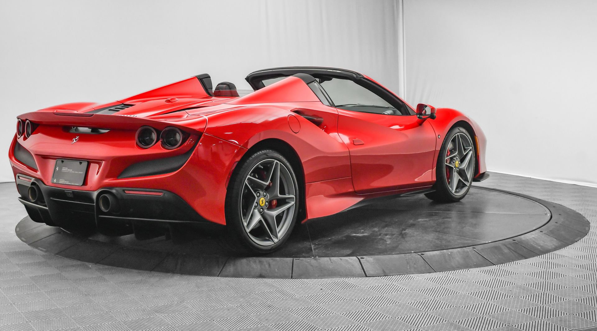 Used 2021 Ferrari F8 Tributo image 8