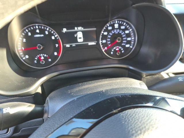 Used 2024 Kia Forte LXS w/ LXS Technology Package FWD image 19