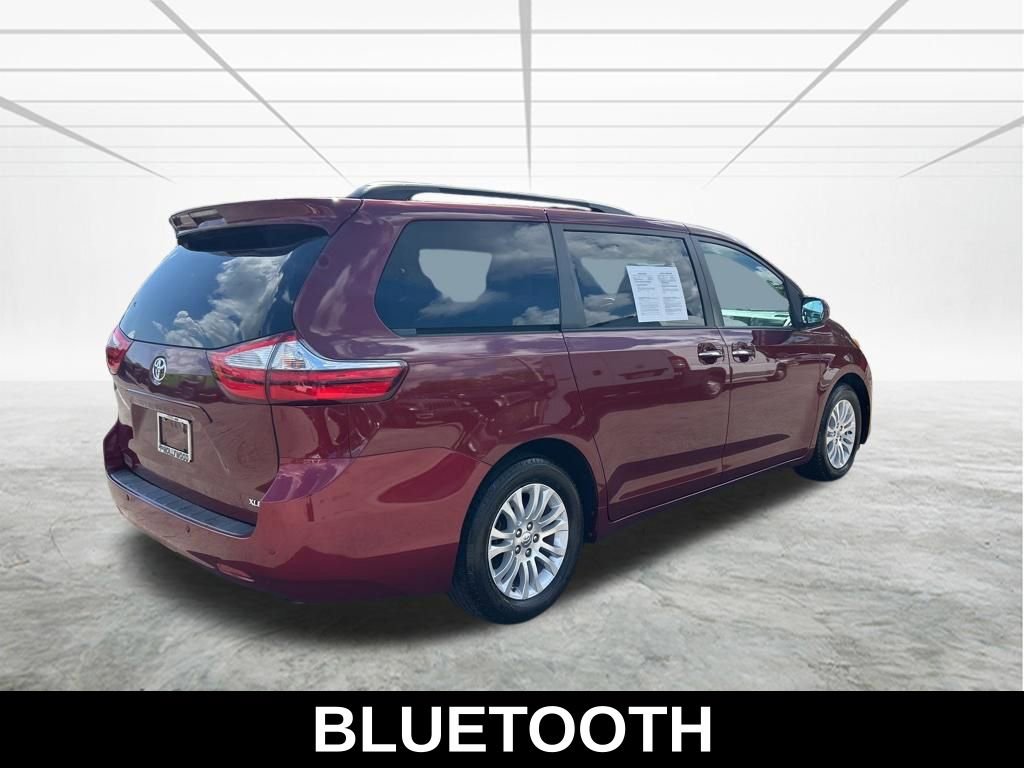 Used 2017 Toyota Sienna XLE w/ XLE Navigation Package image 5