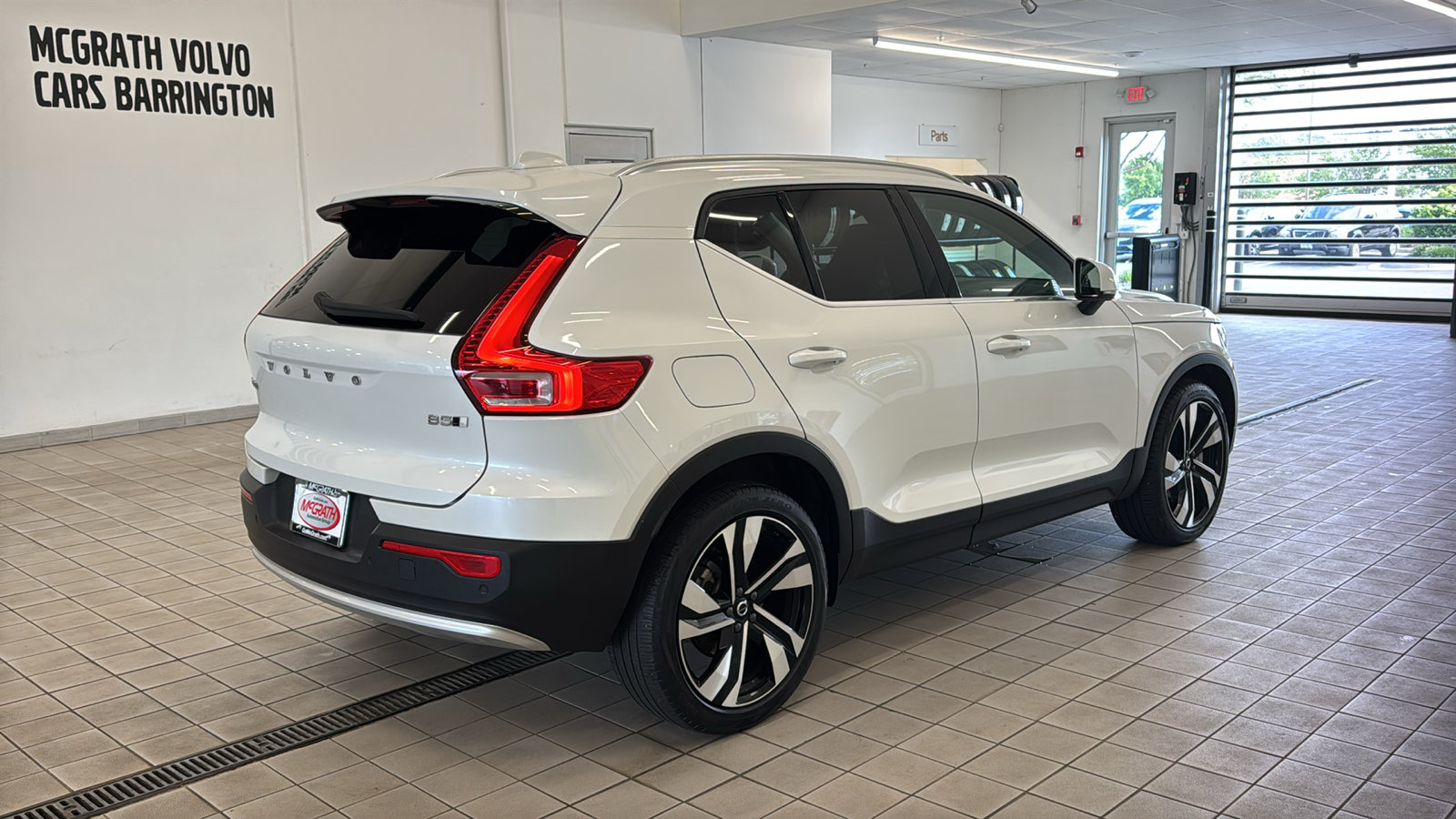 Used 2023 Volvo XC40 B5 Ultimate w/ Protection Package Premier AWD/4WD image 5