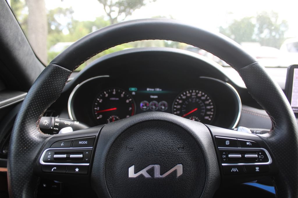 Certified 2023 Kia Stinger GT2 w/ Option Group 020 AWD/4WD image 31