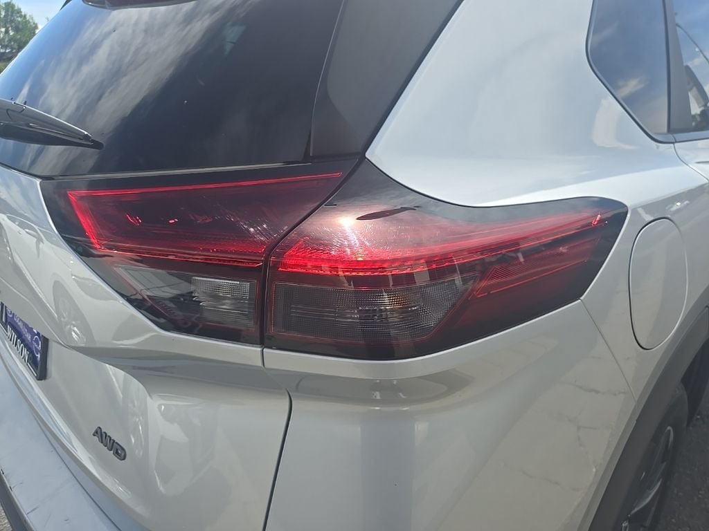 Used 2025 Nissan Rogue SV AWD/4WD image 35
