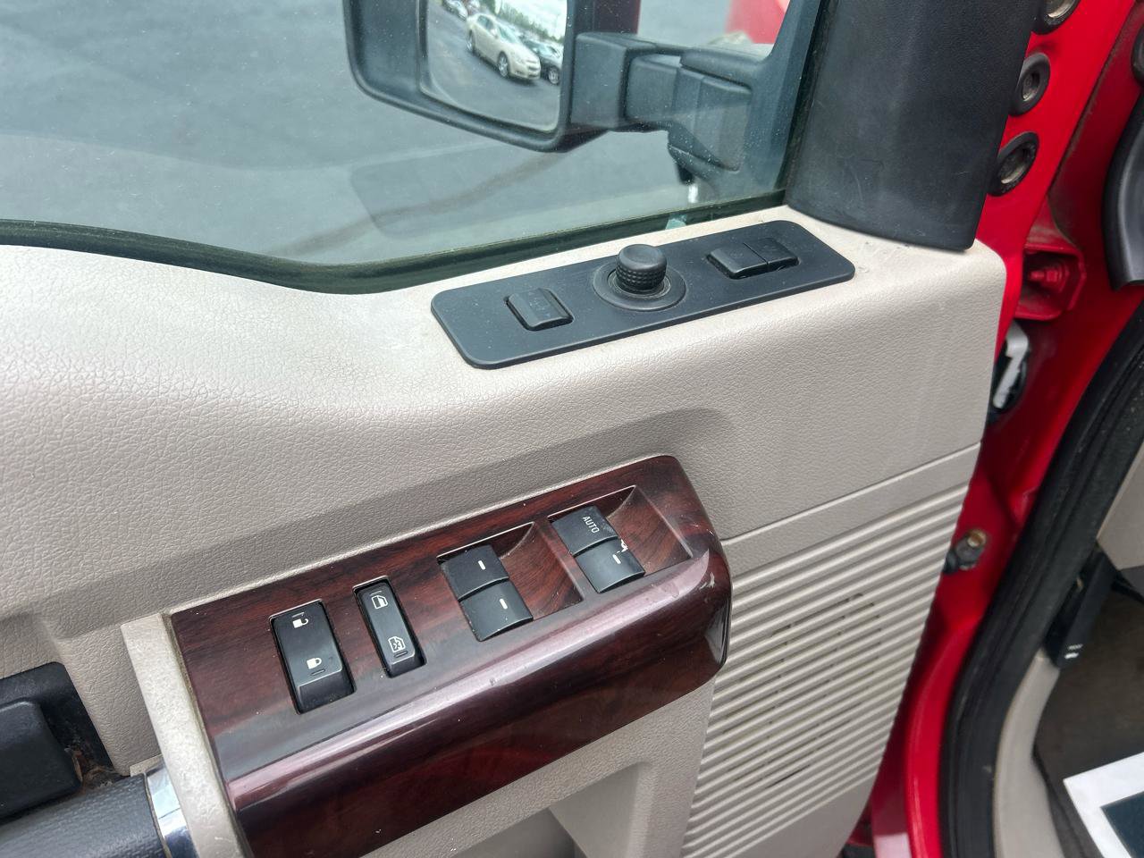 Used 2010 Ford F250 Lariat image 14