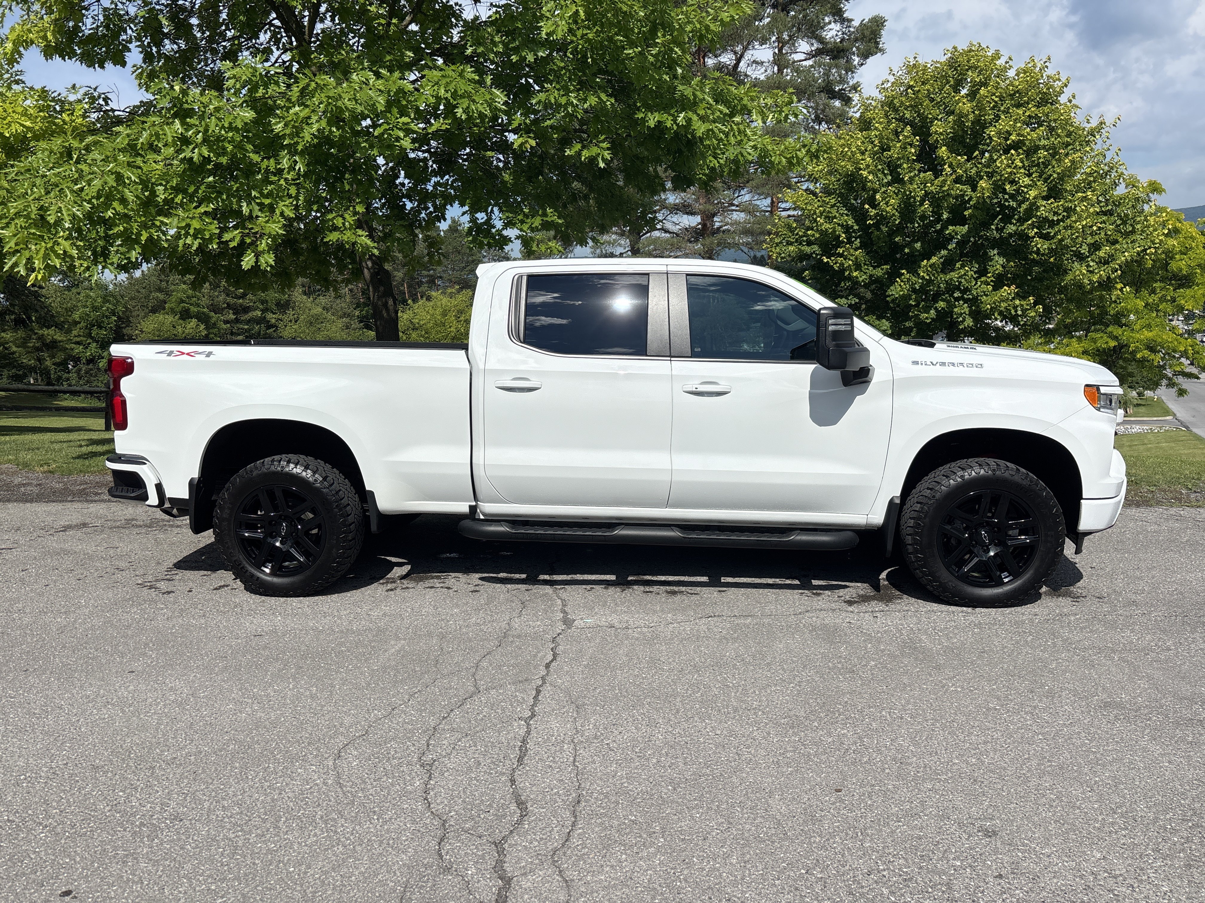 Used 2024 Chevrolet Silverado 1500 RST w/ Max Trailering Package AWD/4WD image 2