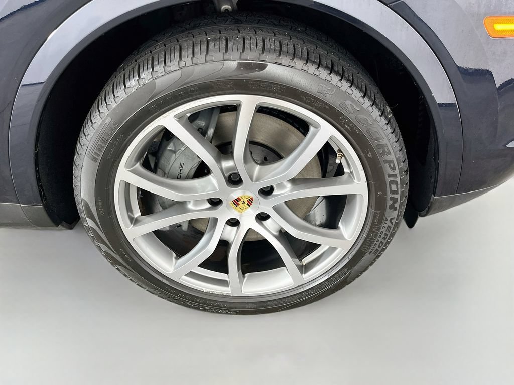 Used 2023 Porsche Cayenne S AWD/4WD image 41