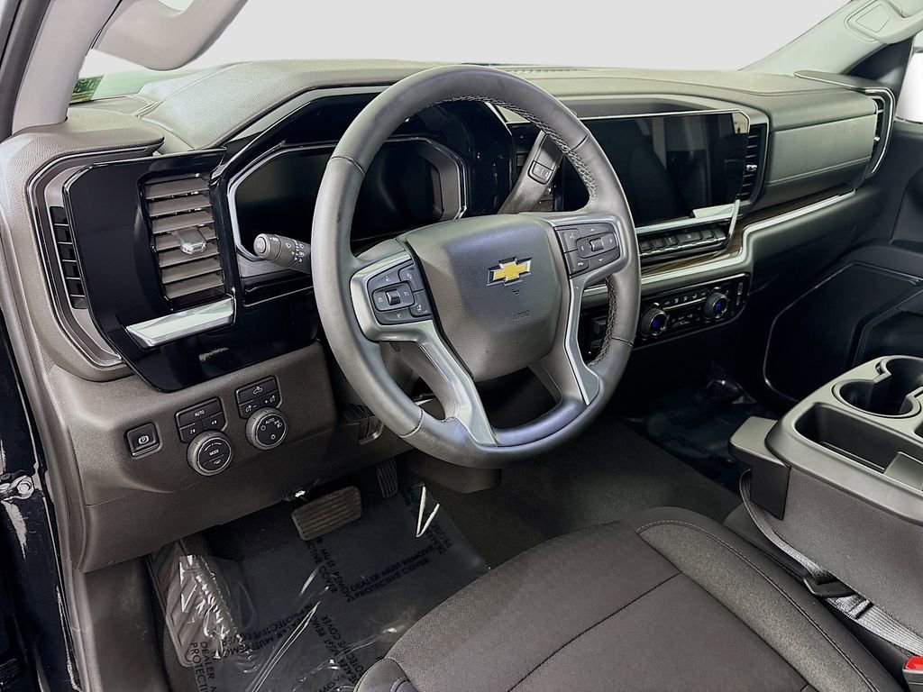 Used 2026 Chevrolet Silverado 1500 LT image 9