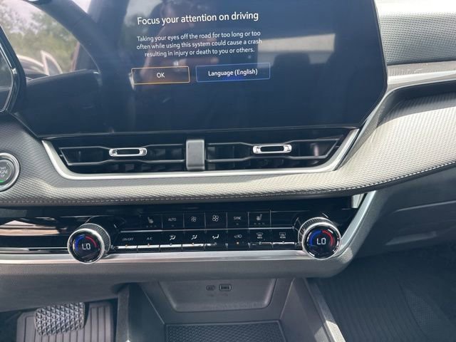 New 2026 Chevrolet Equinox LT w/ Convenience Package II image 23