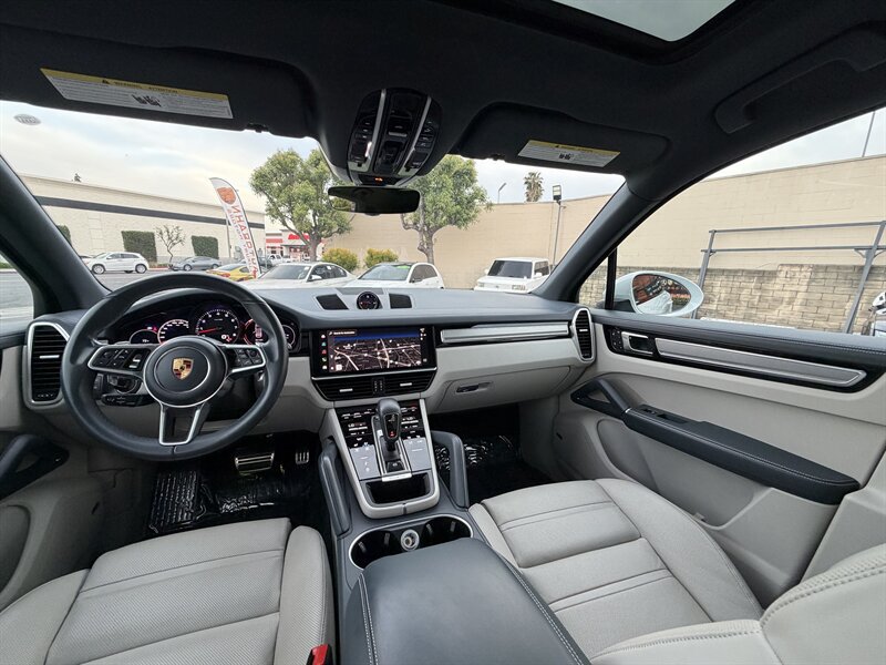 Used 2023 Porsche Cayenne S Platinum w/ Premium Package Plus AWD/4WD image 41