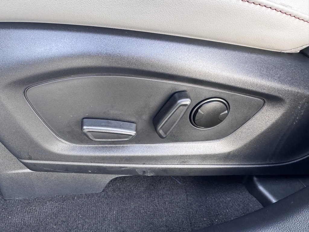 Used 2025 Ford Explorer Active w/ Active Comfort Package image 20