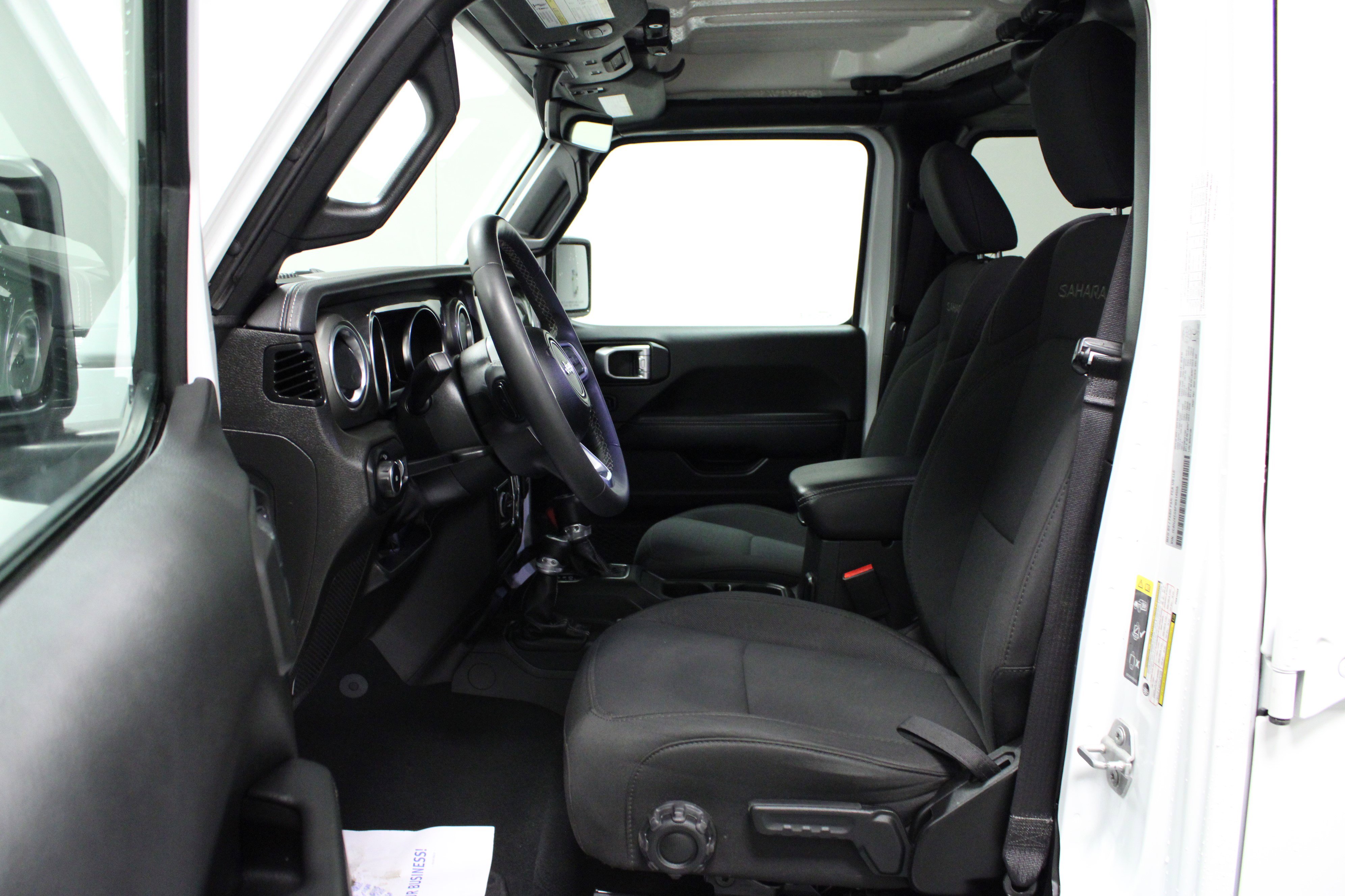Used 2023 Jeep Wrangler Sahara AWD/4WD image 12