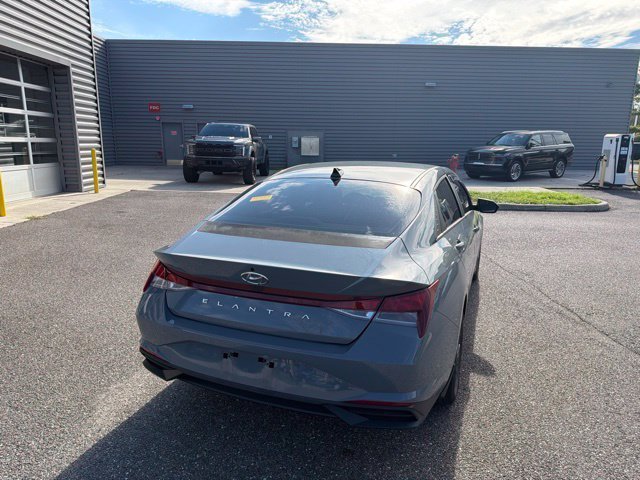 Used 2022 Hyundai Elantra SEL FWD image 6