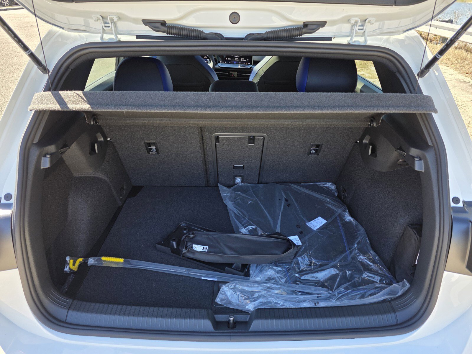 Used 2025 Volkswagen Golf R Black Edition image 16