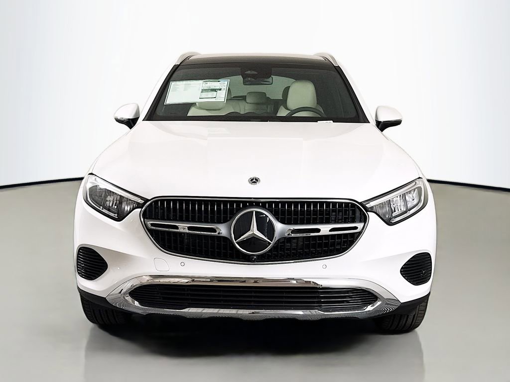 Used 2026 Mercedes-Benz GLC 300 4MATIC image 2