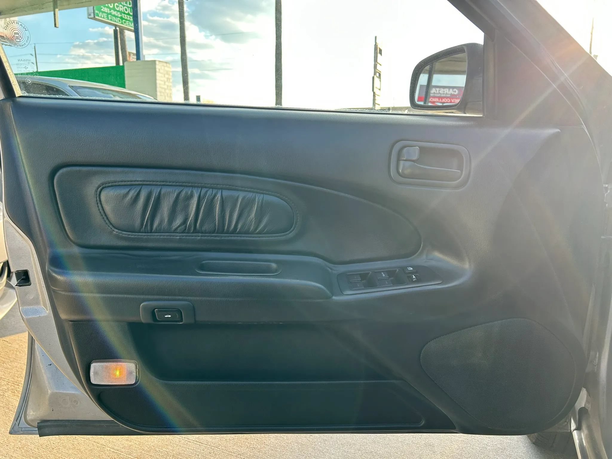 Used 1999 Nissan Maxima SE FWD image 12