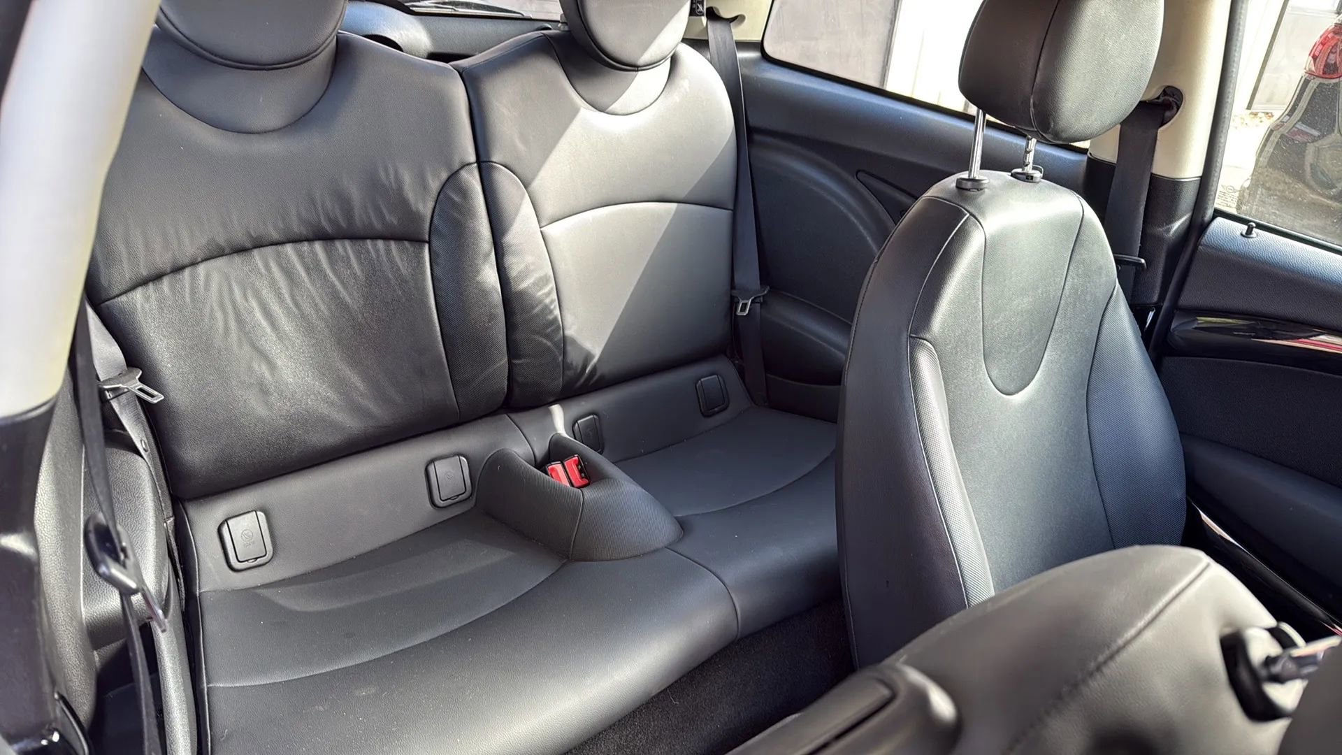 Used 2012 MINI Cooper Hardtop image 17