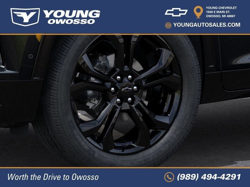 New 2027 Chevrolet Traverse RS w/ LPO, Floor Liner Package AWD/4WD image 9