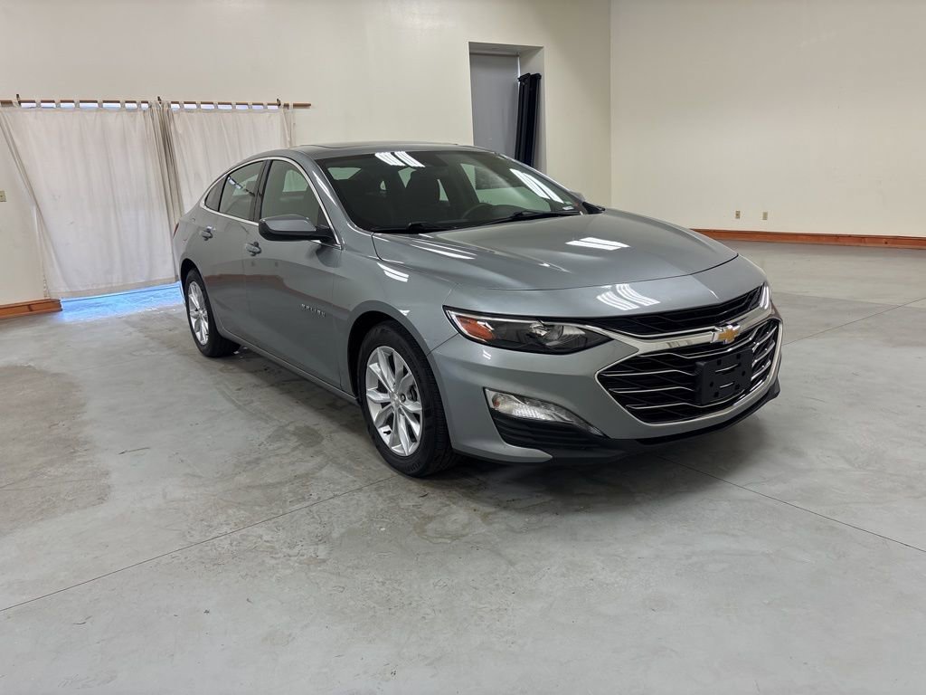 Used 2024 Chevrolet Malibu LT FWD image 2
