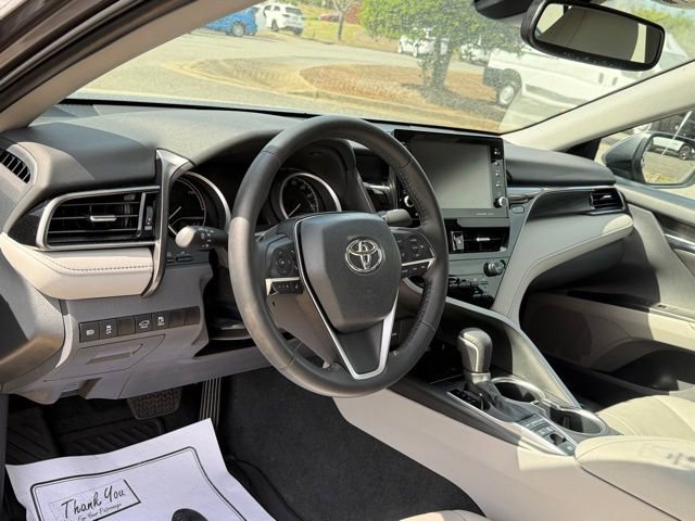 Used 2022 Toyota Camry XLE image 16