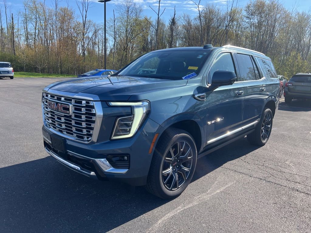 Used 2025 GMC Yukon Denali w/ Sun & Power Step Package AWD/4WD image 3