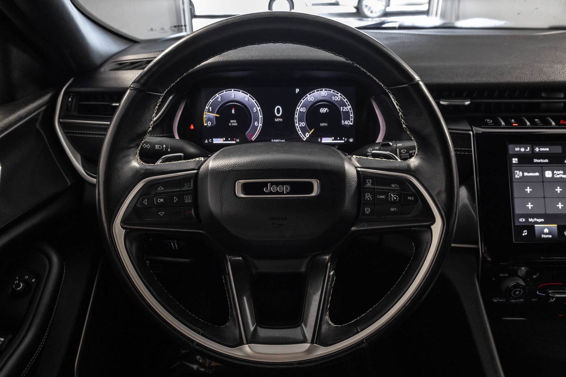 Used 2022 Jeep Grand Cherokee L Laredo AWD/4WD image 28