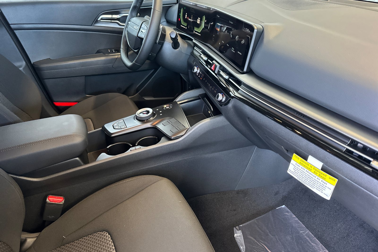 New 2026 Kia Sportage LX FWD image 16
