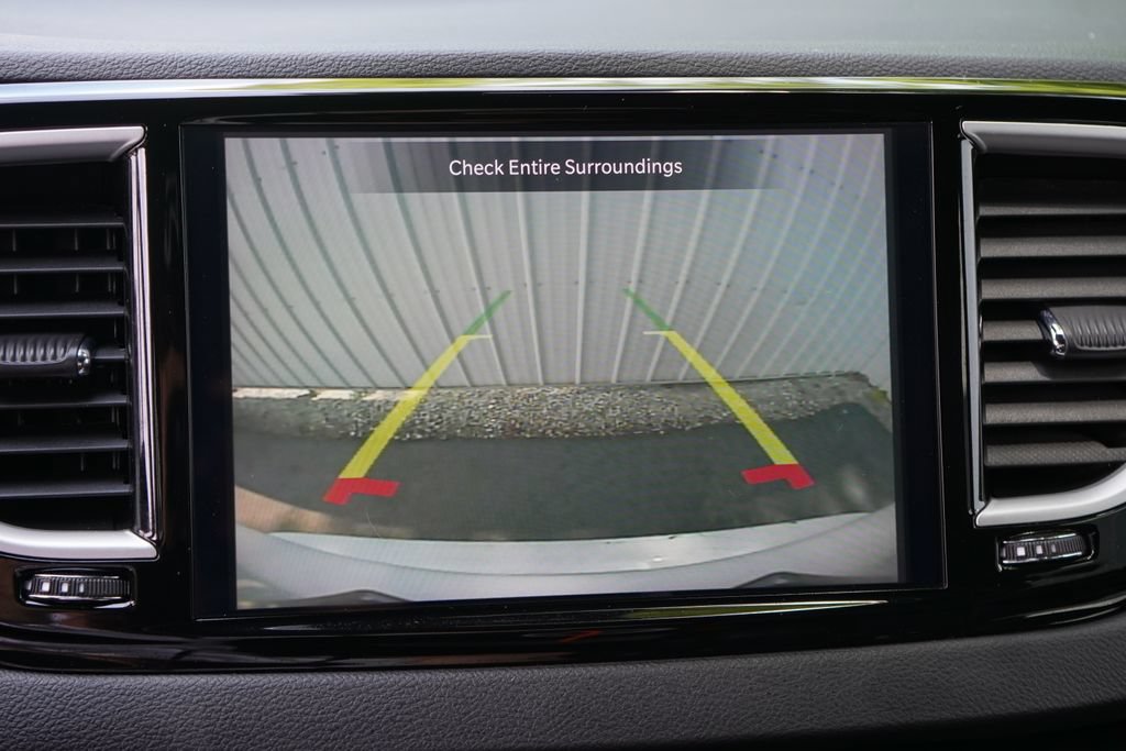 Used 2025 Chrysler Pacifica Select FWD image 30