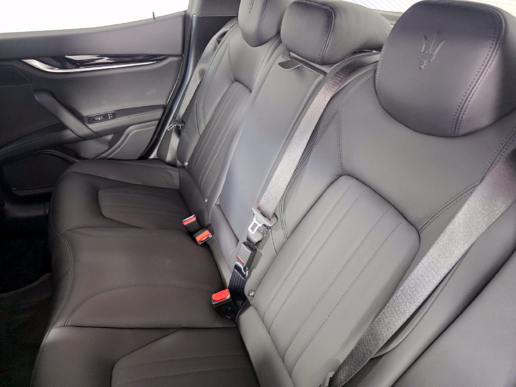 Used 2023 Maserati Ghibli Modena RWD image 16