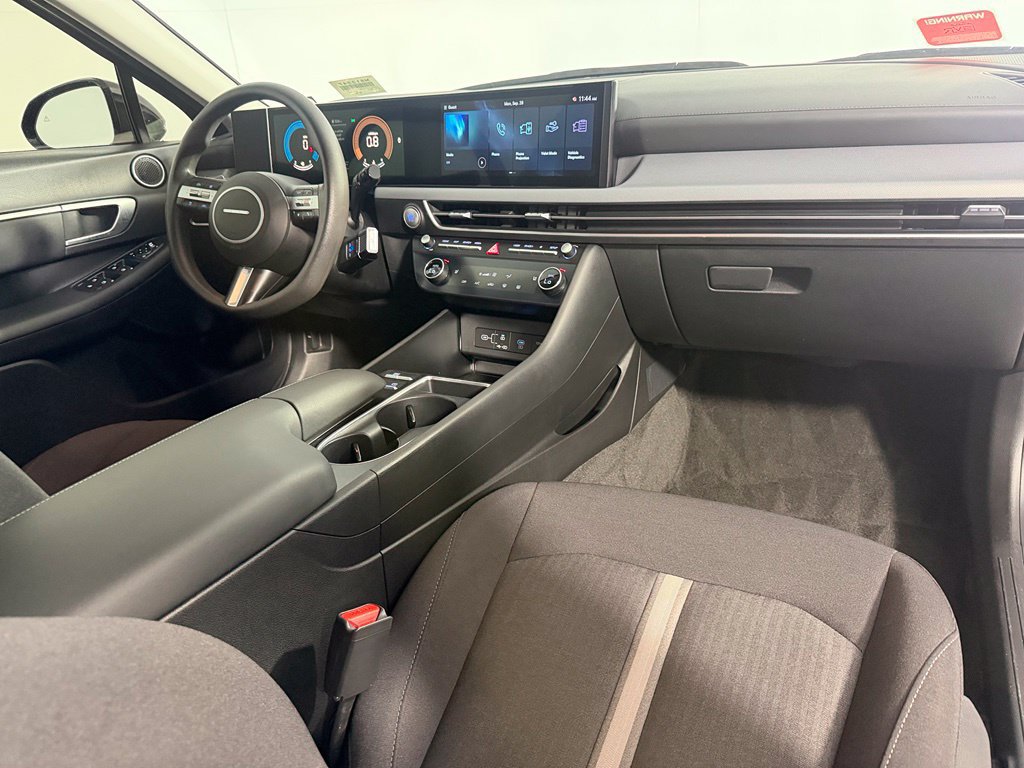 Used 2025 Hyundai Sonata SEL FWD image 14