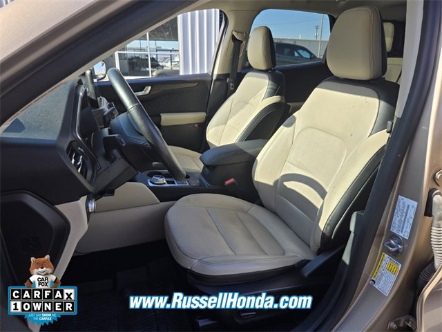 Used 2020 Ford Escape Titanium image 5