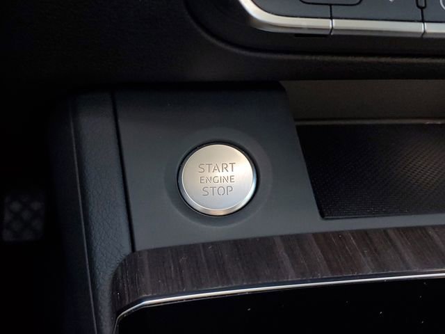 Used 2024 Audi Q5 2.0T Premium w/ Convenience Package image 32