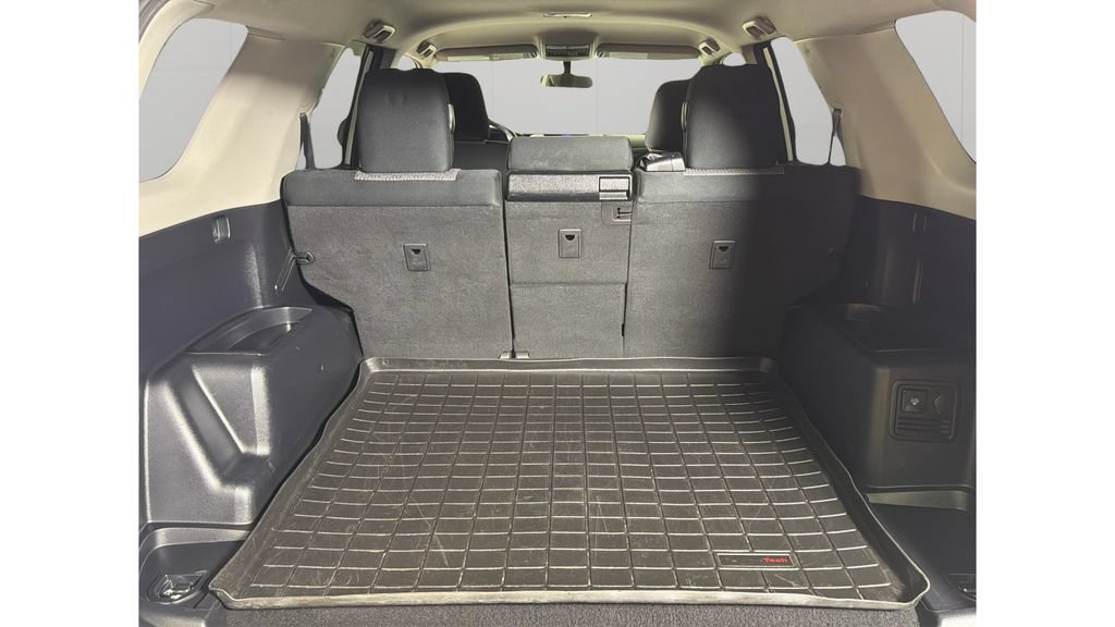 Used 2019 Toyota 4Runner SR5 AWD/4WD image 29