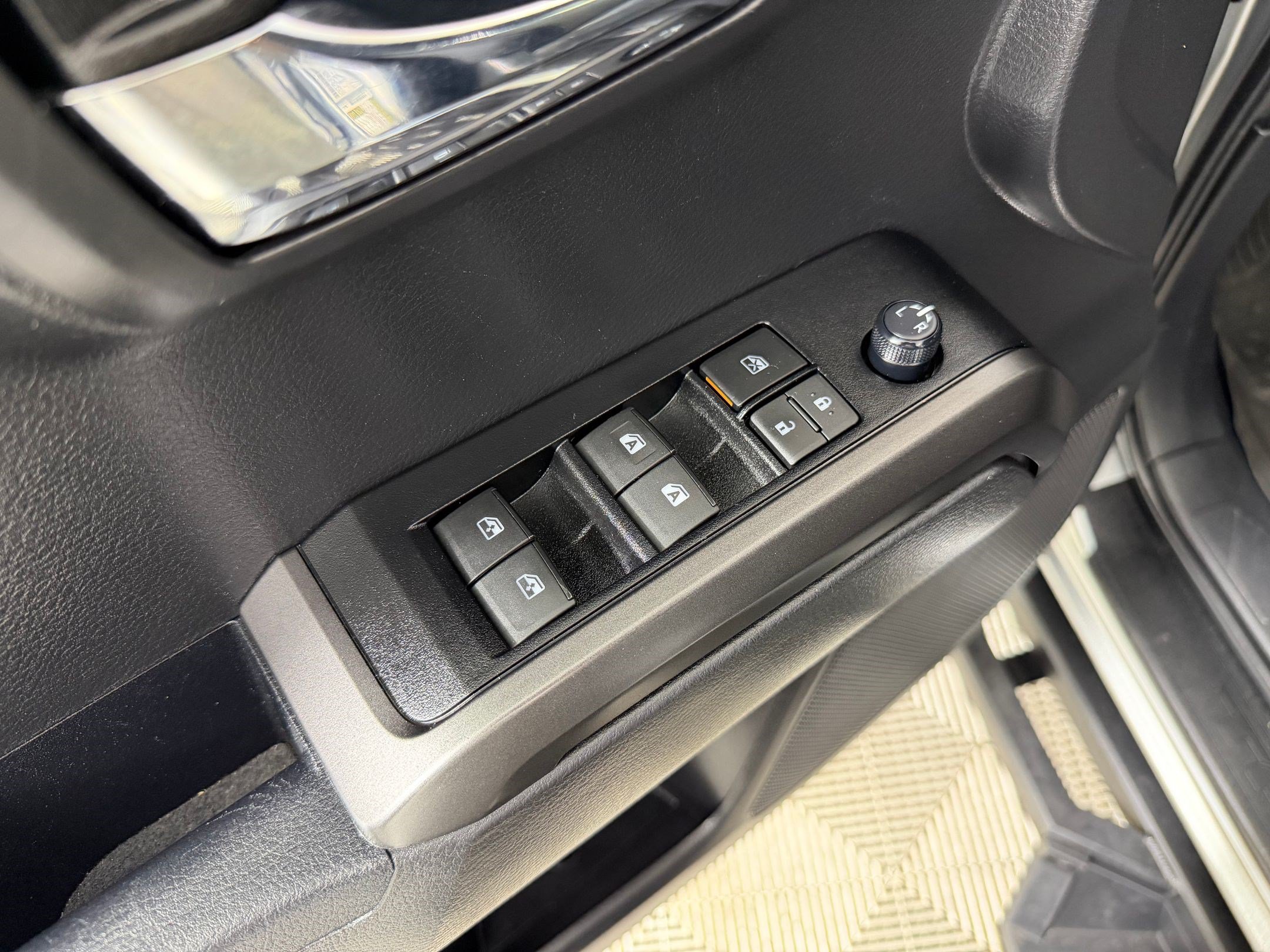 Used 2022 Toyota Tacoma TRD Off-Road RWD image 14