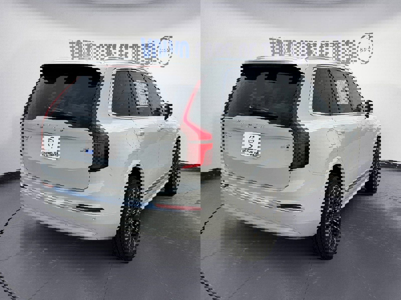 New 2026 Volvo XC90 B6 Plus w/ Protection Package Premier image 5