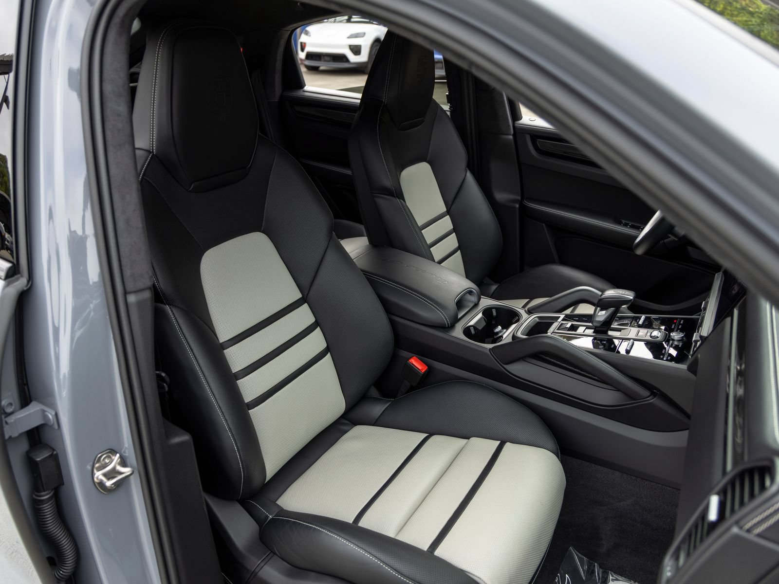 Certified 2023 Porsche Cayenne Turbo GT AWD/4WD image 64