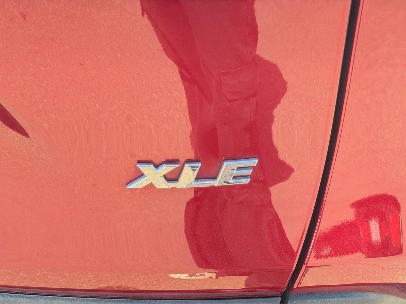 Used 2020 Toyota RAV4 XLE w/ Convenience Package image 10