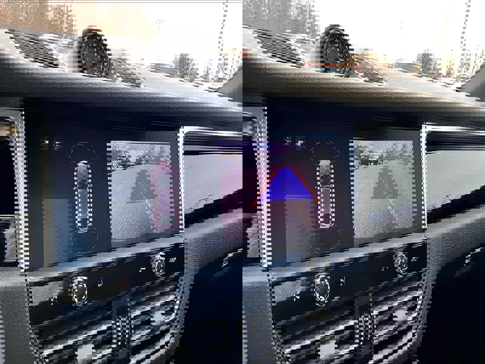 Used 2023 Porsche Macan Turbo image 20