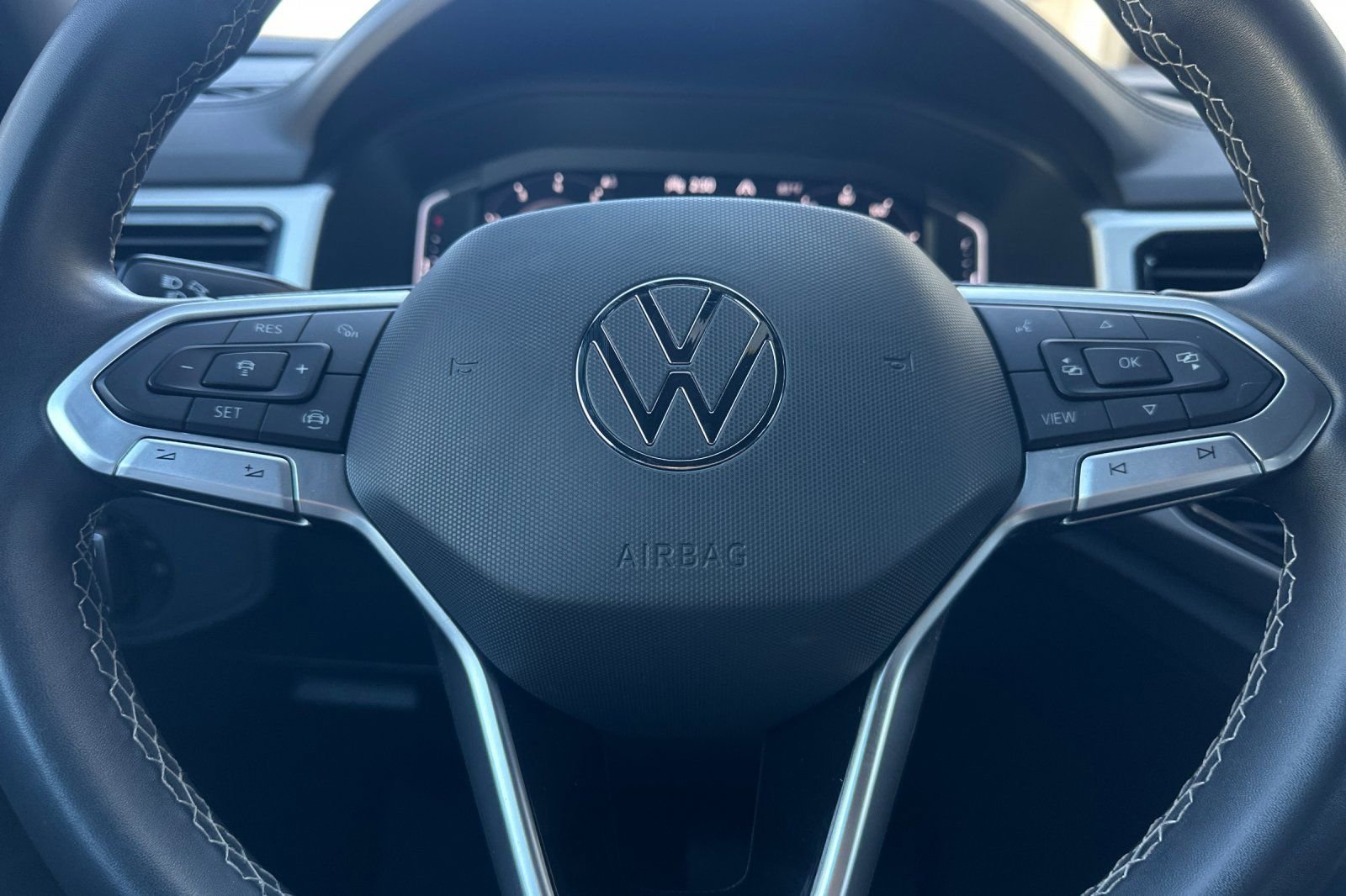 Used 2022 Volkswagen Atlas Cross Sport SE AWD/4WD image 23