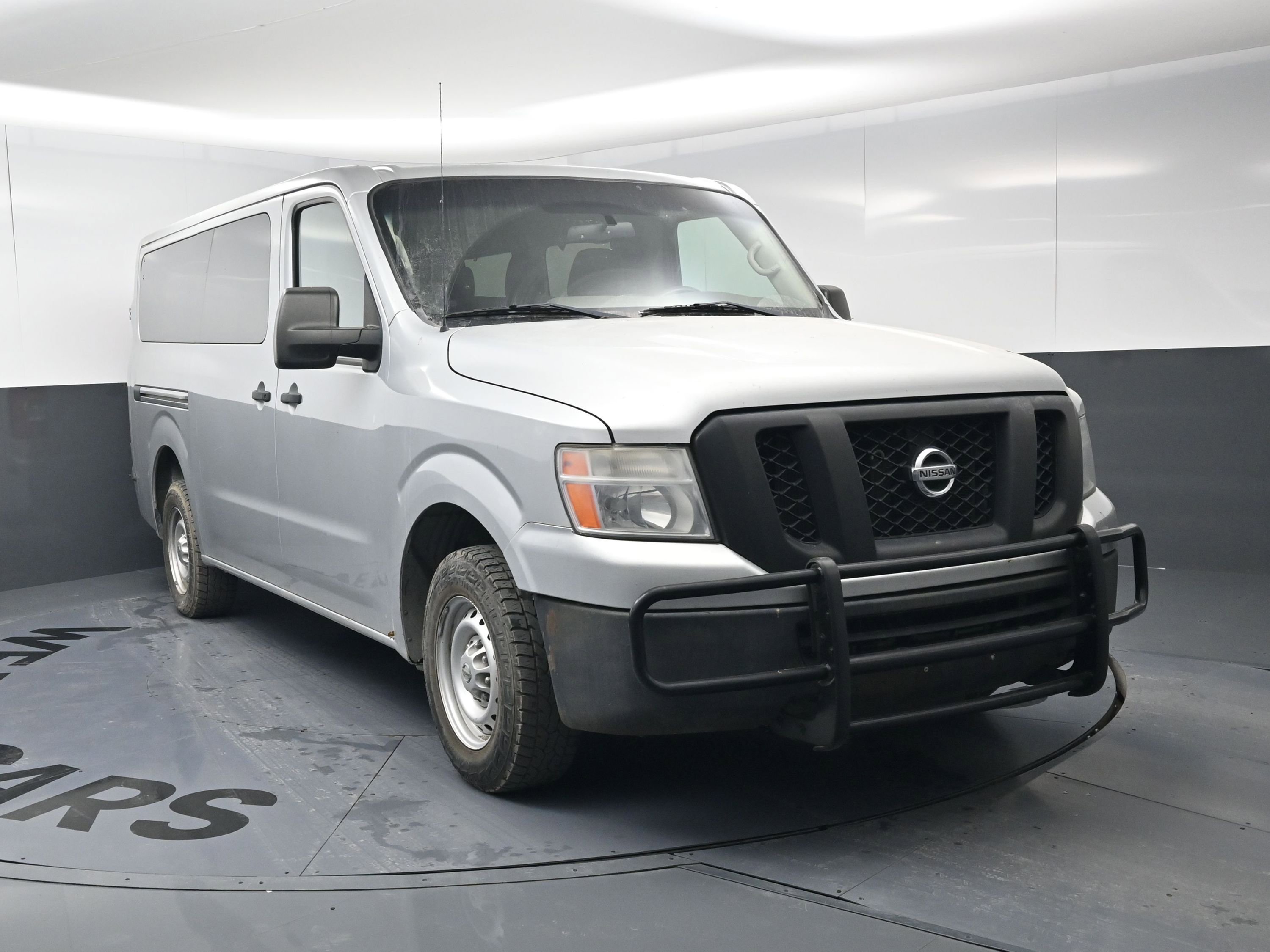 Used 2017 Nissan NV 3500 S w/ Power Package image 3