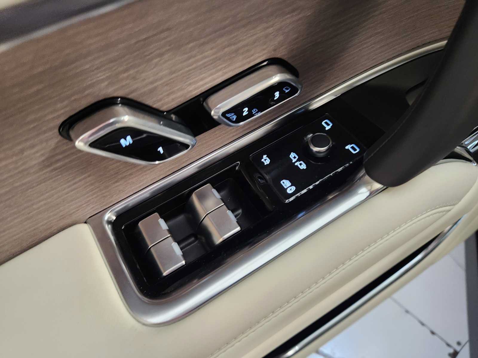 New 2026 Land Rover Range Rover SE AWD/4WD image 21
