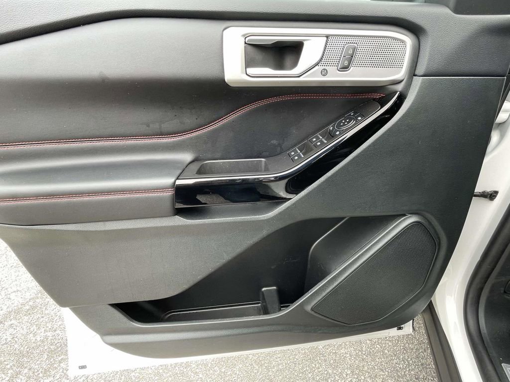 Used 2023 Ford Explorer ST-Line w/ Class IV Trailer Tow Package image 16